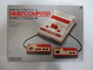 任天堂ファミリーコンピュータ本体 四角ボタン 初期型（ファミリー 
